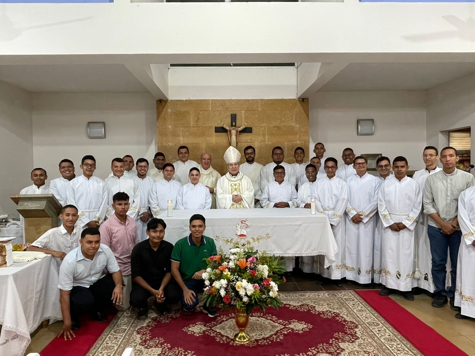 Encuentro vocacional, profesiones de fe y emotiva despedida al Señor Obispo