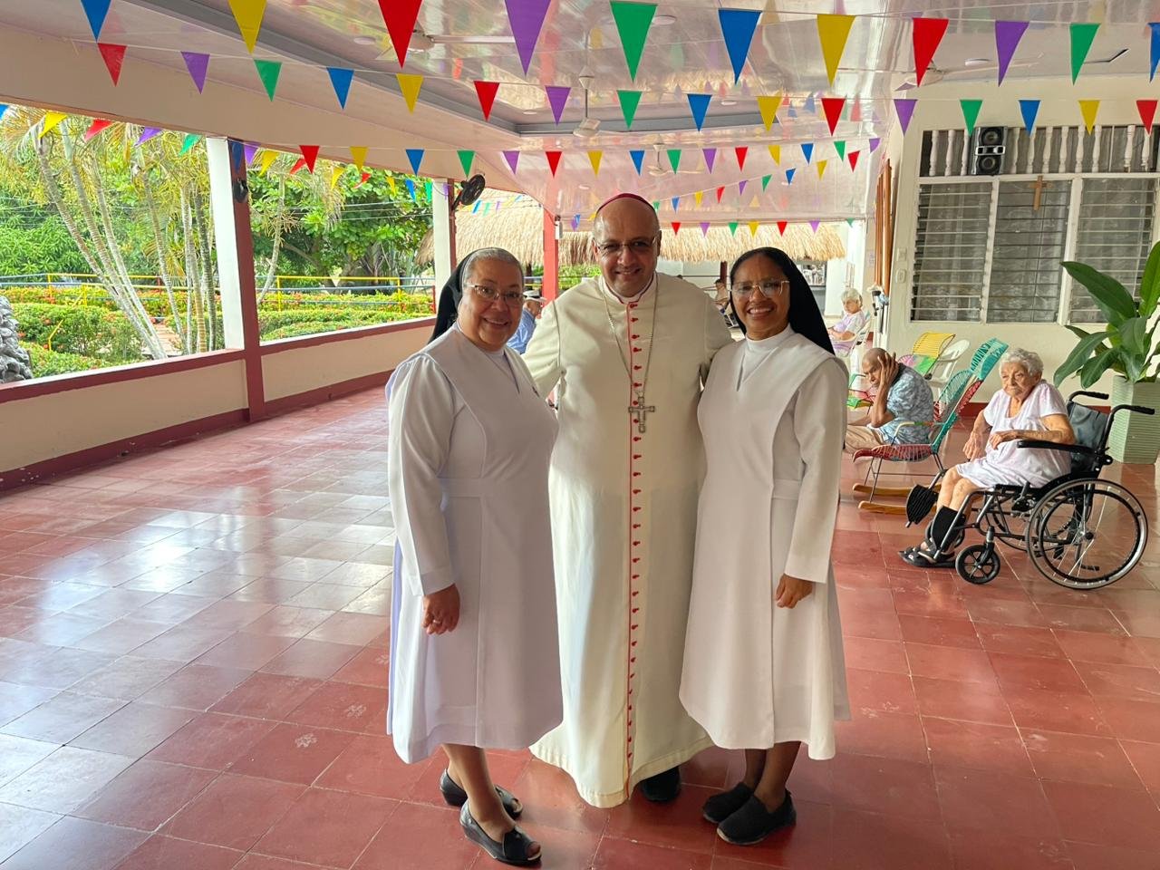 Visita del Administrador Apostólico a la Comunidad de Hermanas de los Pobres de San Pedro Claver