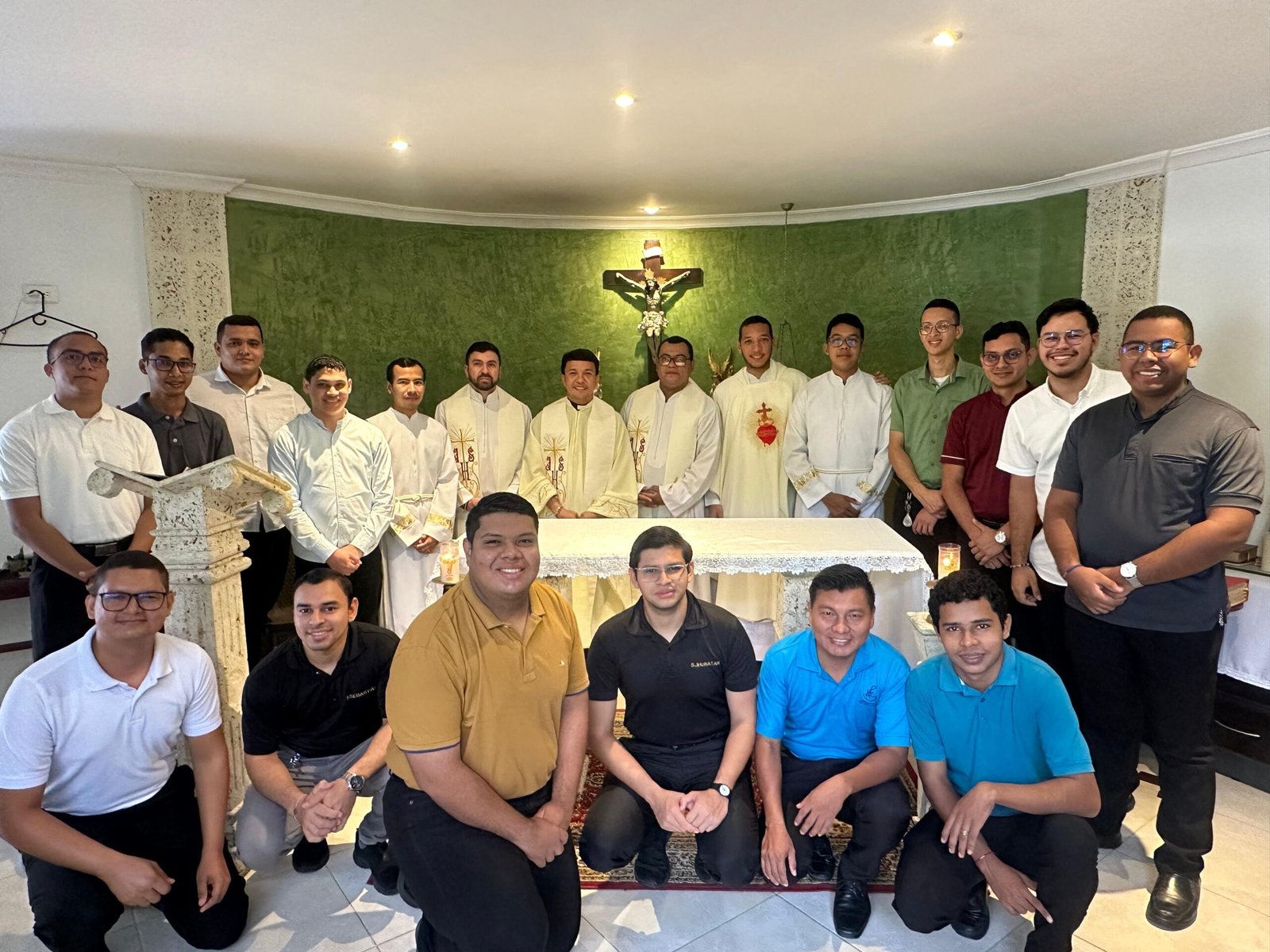 Acompañando a nuestros seminaristas: visita de la Comisión Vocacional al Seminario San Carlos Borromeo