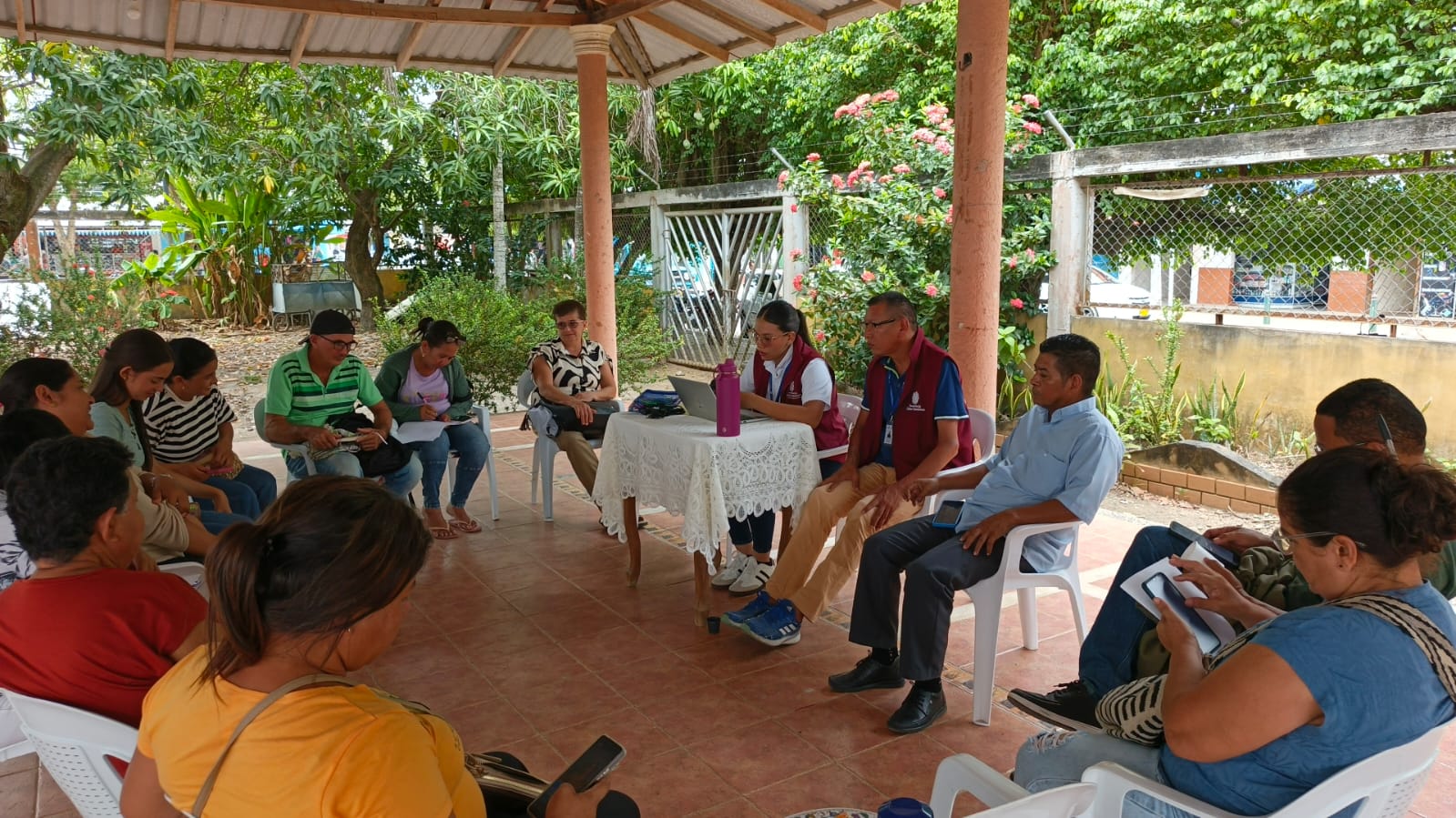 Socialización con la comunidad