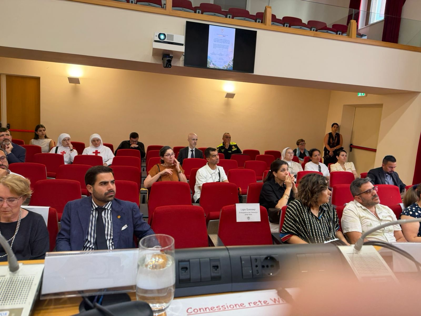 Obispos colombianos junto al embajador ante la Santa Sede